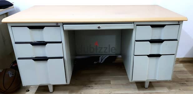 Computer Table in Good Condition