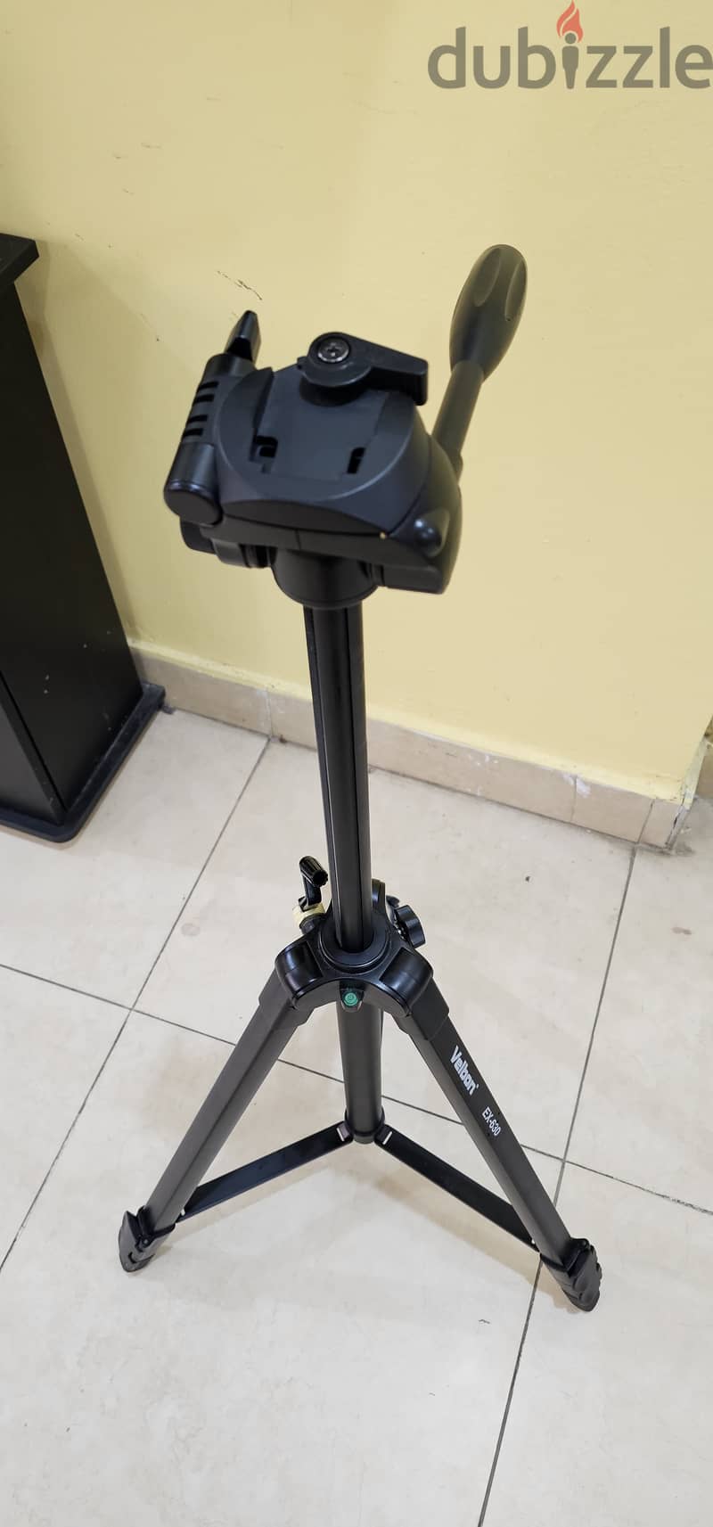 Digital Camera Tripod -Velbon EX-630 1