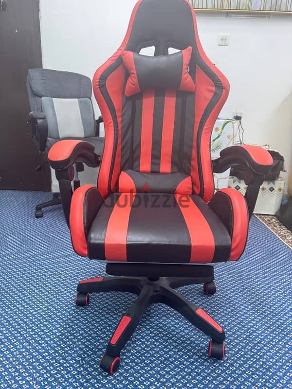 Gaming chair 0