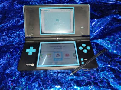 NINTENDO DSi GAME CONSOLE