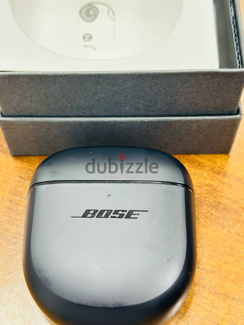 Bose Quitecomfort II only charging case. 0