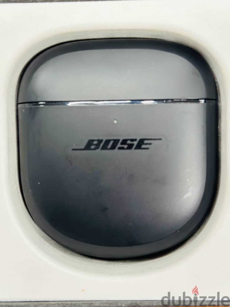 Bose Quitecomfort II only charging case. 1