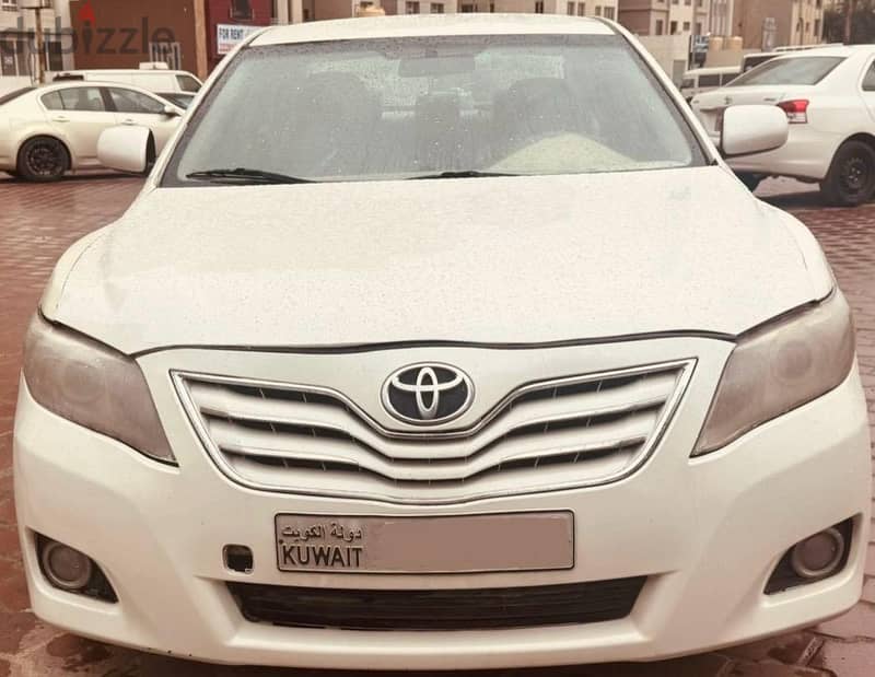 Toyota Camry 2011 GL white for sale. . . 800KD 5