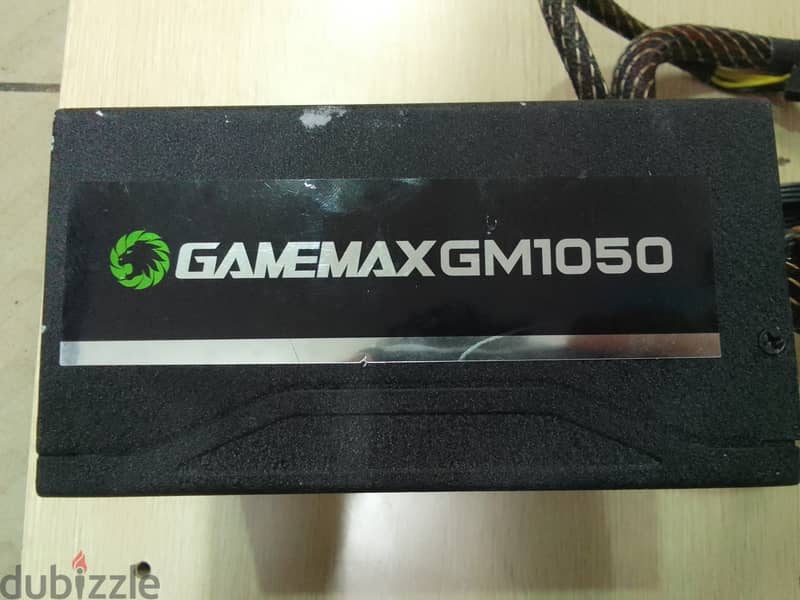 باور بحالة ممتازة للبيع GameMax GM 1050 3