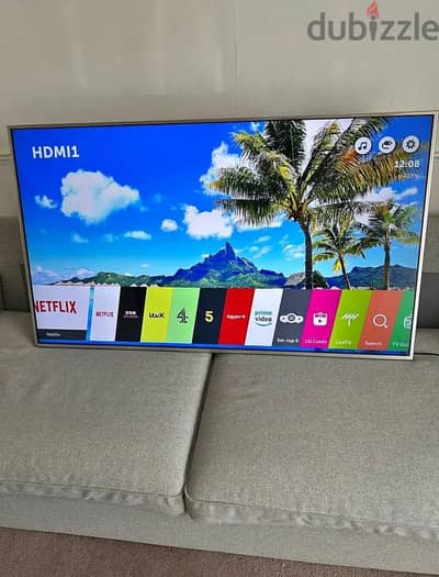 LG 55INCH 4K Smart TV with stand 55UH77OV