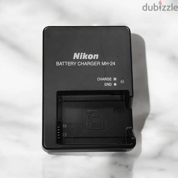 Nikon MH-24 charger 0