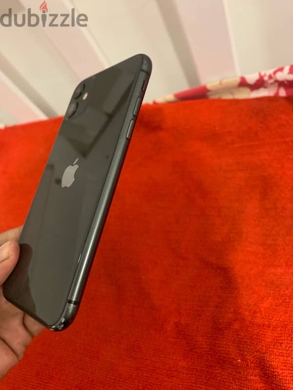 iPhone 11 . . 128gb battery 85% not open device not repiar 8