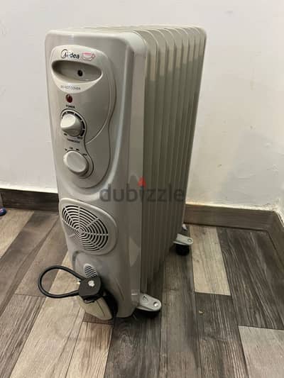 Room strong oil heater for sale in Block 2 Mangaf