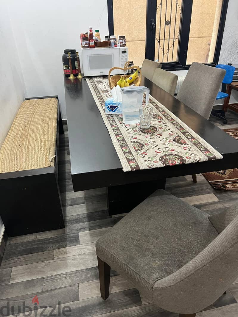 STRONG DINING TABLE 8 SEATER FOR SALE IN BLOCK 2 MANGAF 1