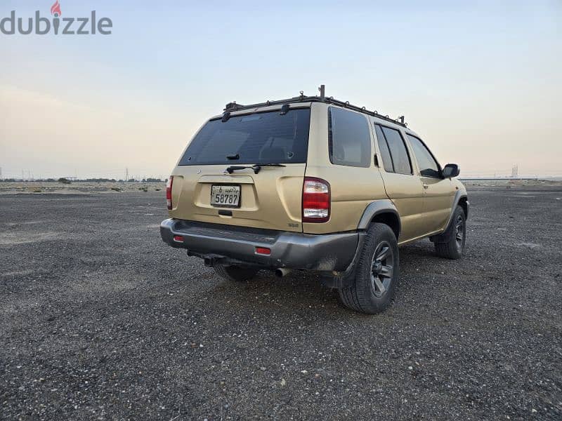 Nissan Pathfinder 2004 1