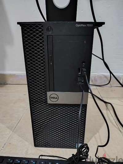 Dell Optiplex 7050 CPU with Monitor, Keyboard, and Mouse