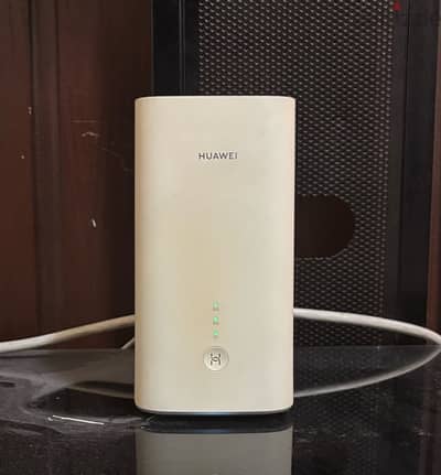 Huawei Cpe Pro 2 5G WiFi Router Zain - Like New