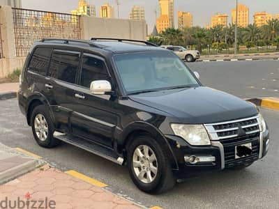 Mitsubishi Pajero 2018 V6 3.8 Full Option with Sunroof