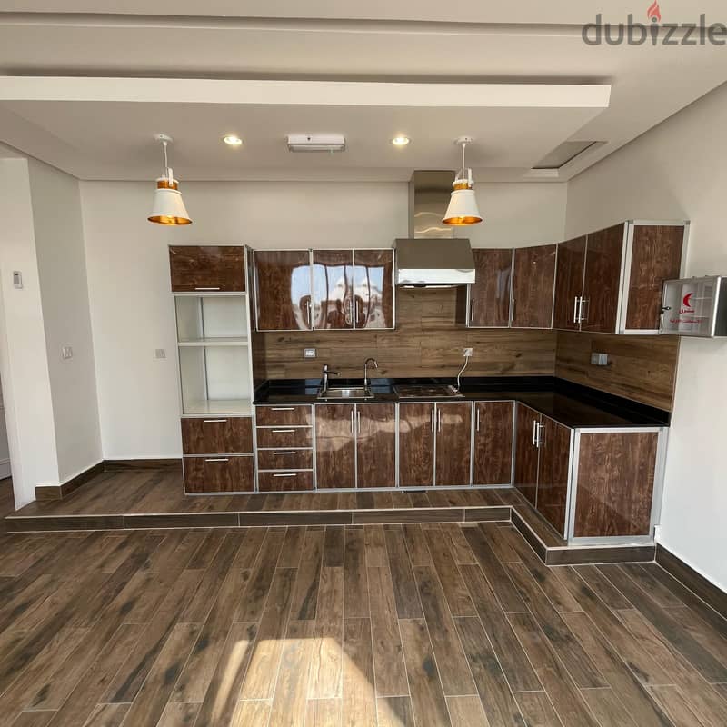 Apartment with a roof for rent in Salwa Block 11 6