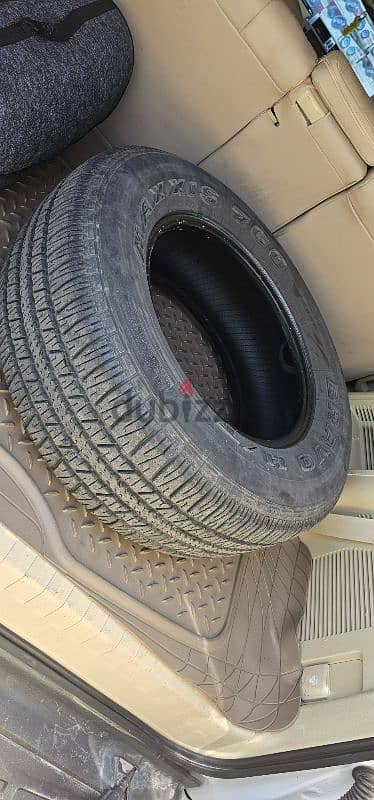 Prado 265/65/R17 Maxxis tyre 0