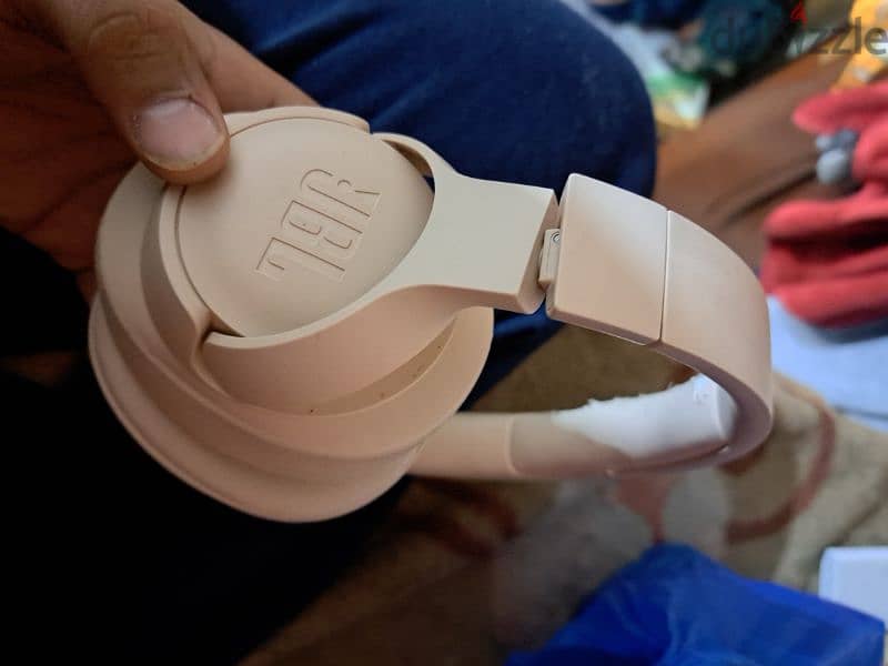 Headfone Orignal JBL TUNE excellent condition Good sound quality 4