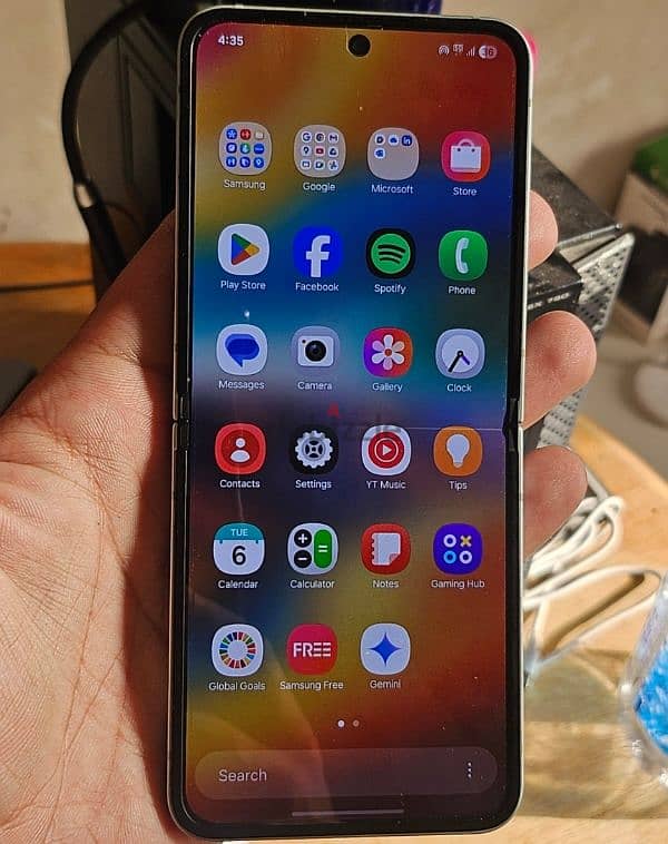 استخدام هاتف ZFlip للبيع أو التبادل samsung galaxy z flip 5 256gb 4