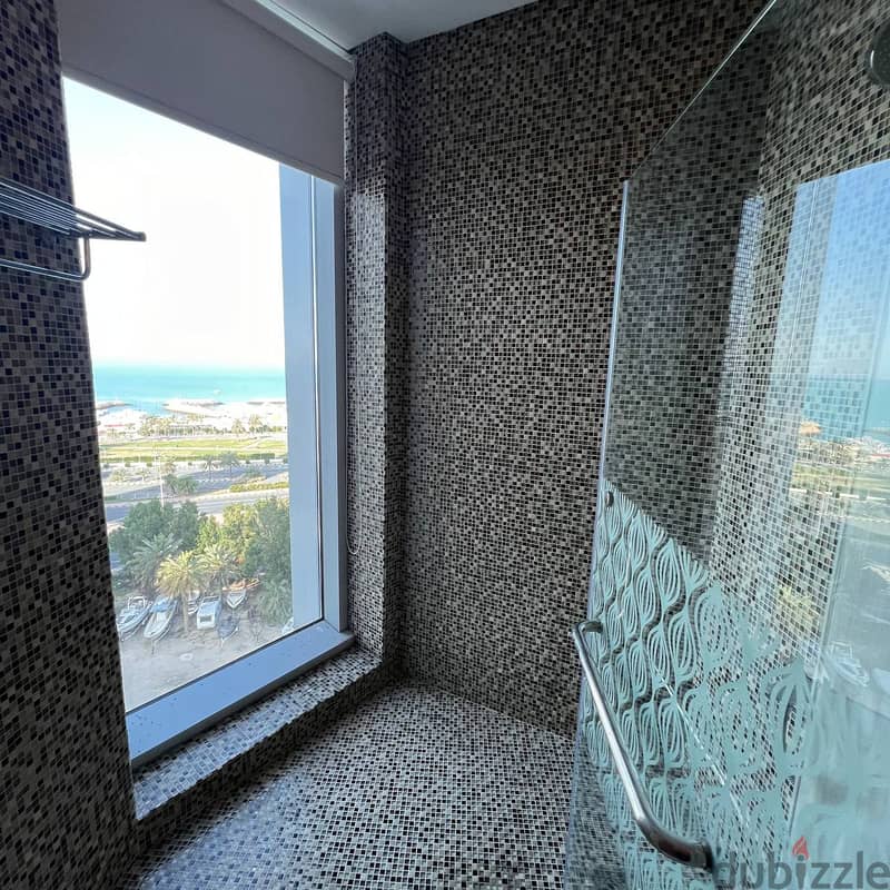 Residential floor with a direct sea view for rent in Salmiya, Block 11 7