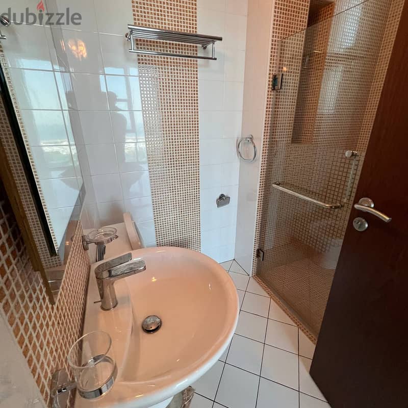 Residential floor with a direct sea view for rent in Salmiya, Block 11 8