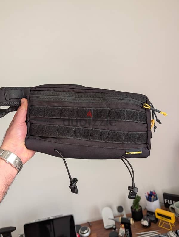 30 KD like new, Nitecore SLB-03 Shadow Sling Bag 1