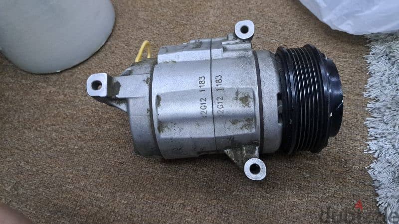 CHEVOR BLAZER 2013  AC COMPRESSOR 1