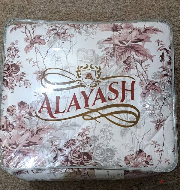 ALAYASH BEROEA 8 PCS COMFORTER SET @ 14 KD. CALL 60713907 2
