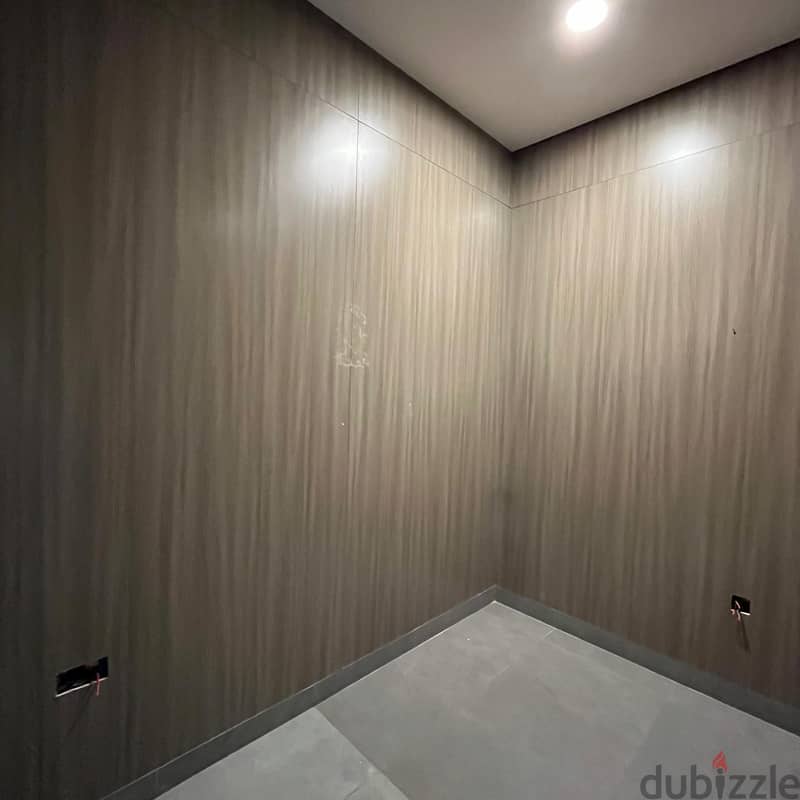 Full investment floor with a grace period for rent in Salmiya. 6