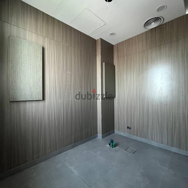 Full investment floor with a grace period for rent in Salmiya. 7