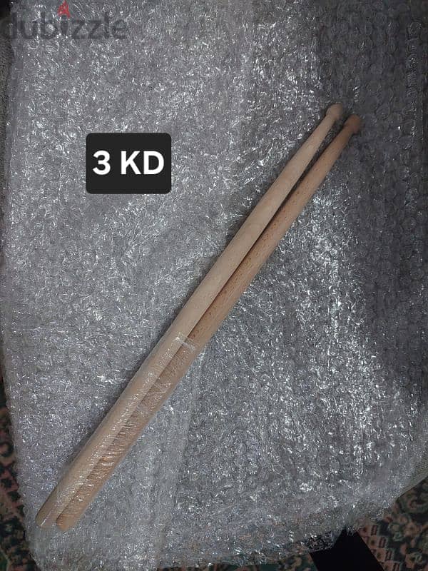 Collection of musical instrument accessories 16