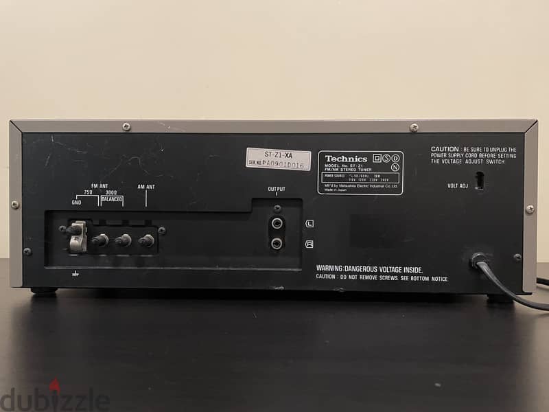 Vintage Classic Technics FM/AM Stereo Tuner 1