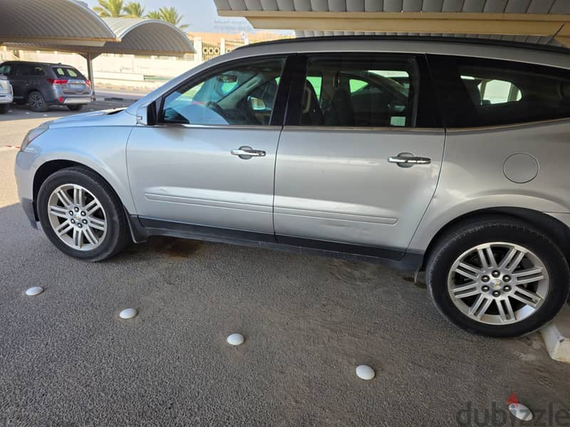 Chevrolet Traverse 2014 silver 7 seater suv for sale 2