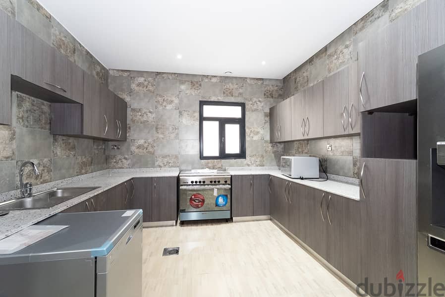 Salwa – great, four bedroom floor with balcony 4