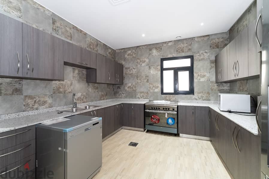 Salwa – great, four bedroom floor with balcony 5