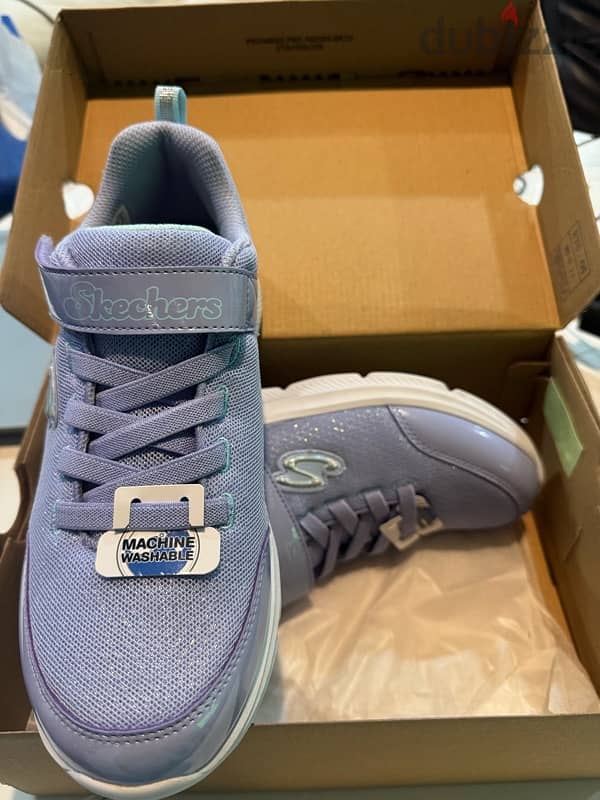 skechers new in box 1