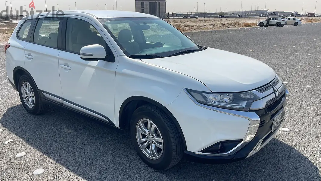 Car For Sale: Mitsubishi Outlander 2019