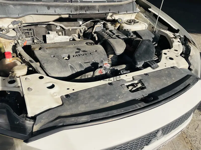 Mitsubishi Outlander 201264314903555201124
