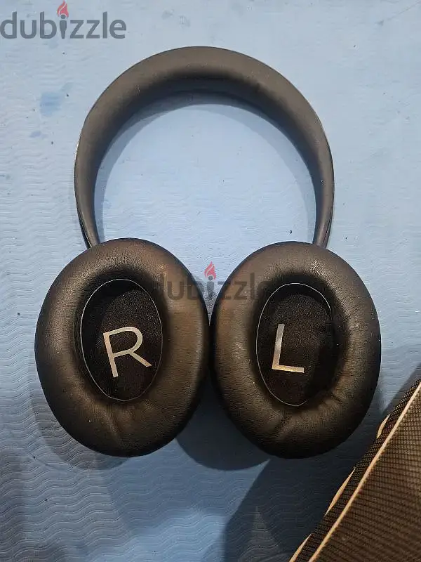 bose 700 headphone excellent working condition