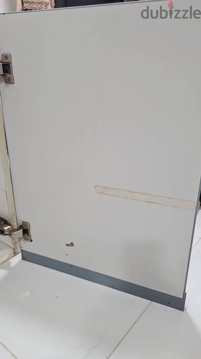 Small cabinet 3