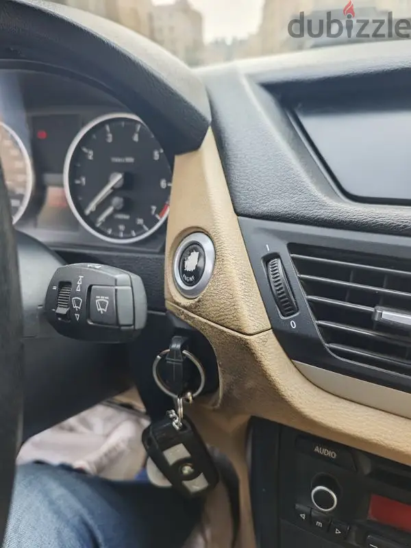 بي إم دبليو X1 2012644089397105941213