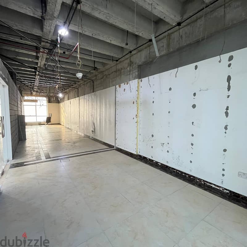 Full commercial floor for rent in Qibla. 2