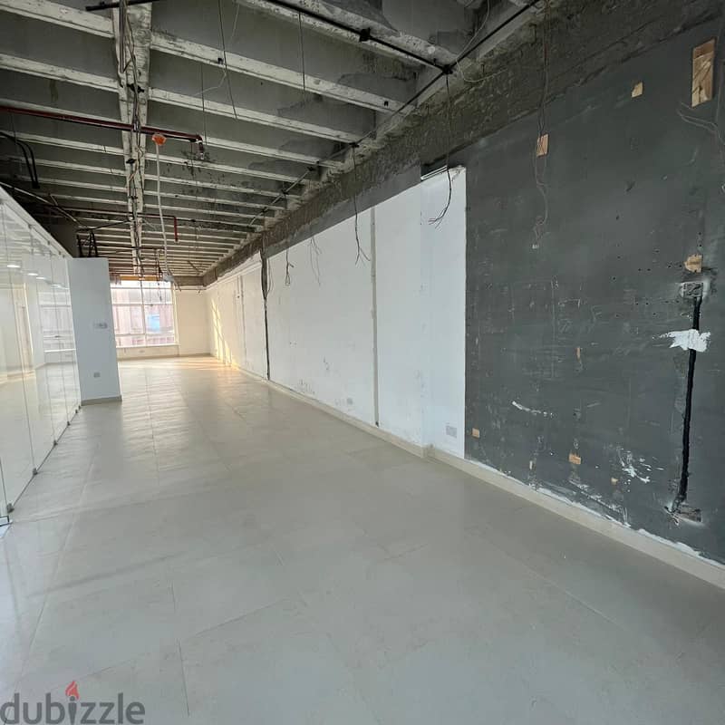 Full commercial floor for rent in Qibla. 3