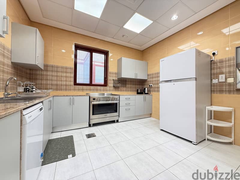 Surra – spacious 4 bedrooms furnished apartment w/pool 4
