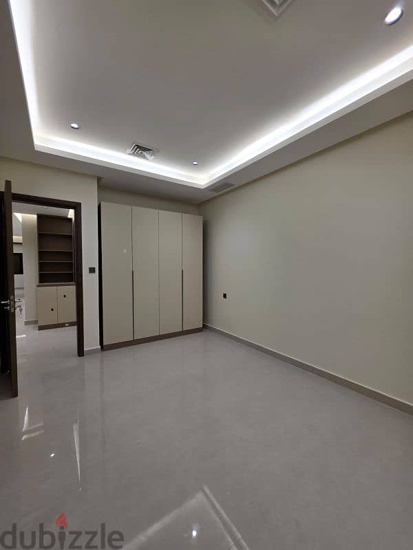for rent in salmiya 3 bedrooms rent 585 kd 4