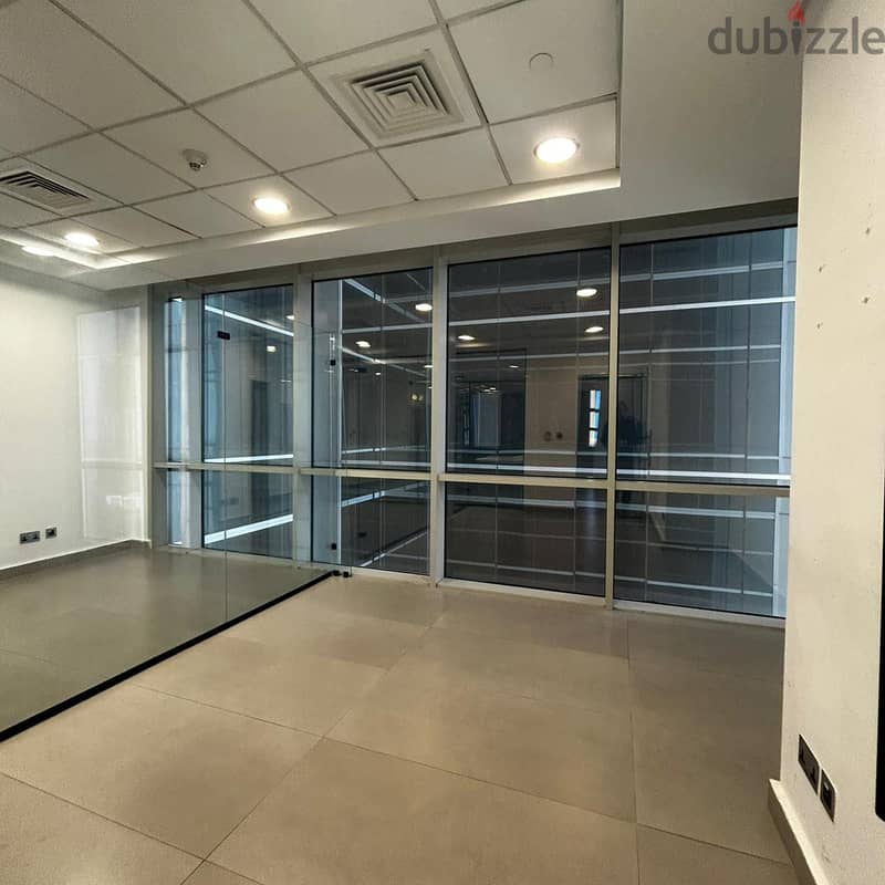 Full commercial floor with a grace period for rent in Al Qibla 12