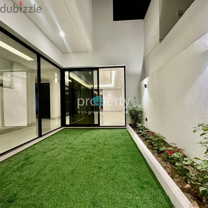 4-Master bedroom Villa with private pool for rent in Abufathira 5