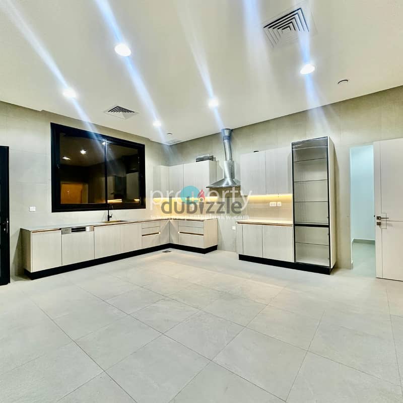 4-Master bedroom Villa with private pool for rent in Abufathira 8