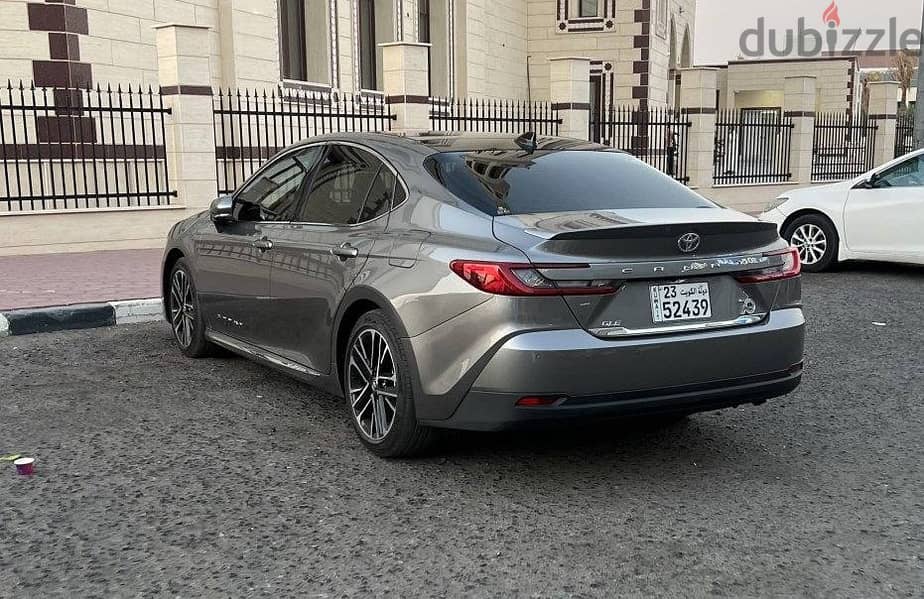 Toyota Camry 2024 gle 1