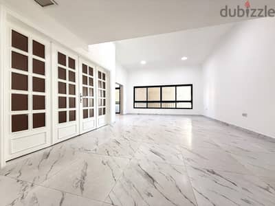 Salmiya – unfurnished, three bedroom apartment