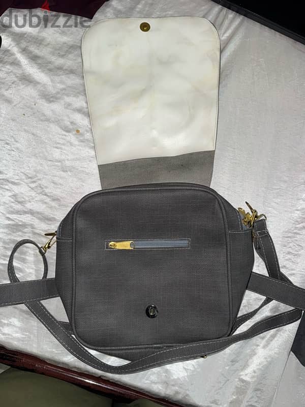 3 bags (swipe) 1