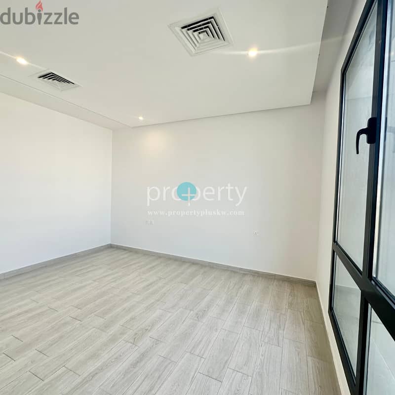 Four bedroom floor For rent in Abufathira ,Kuwait 4